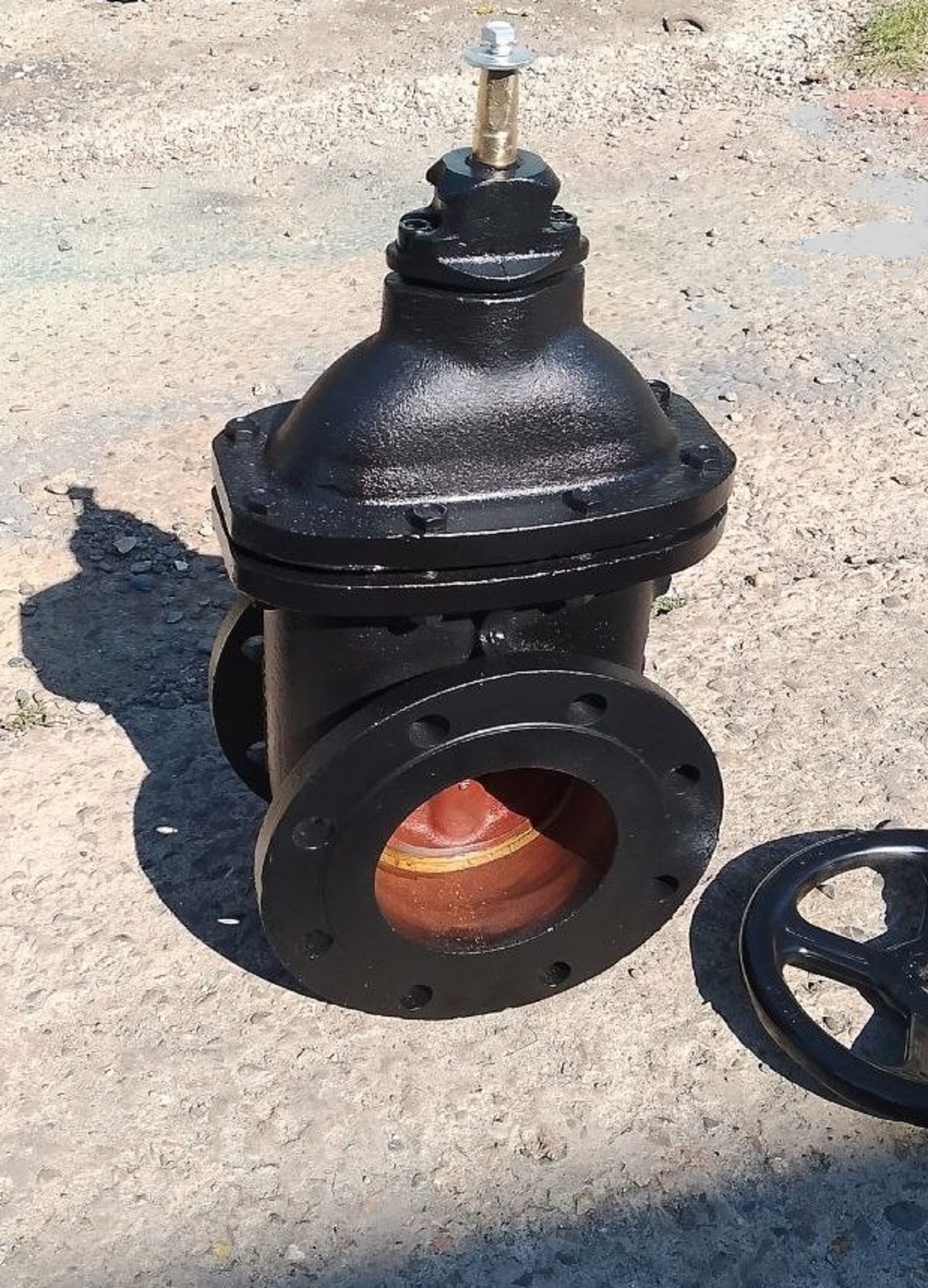Ду150 Ру10 Задвижка 30ч47бр MAW аналог OVENTROP DN150 PN10 чугунная фланцевая  для нефтепродуктов с бронзовыми штоком (шпинделем) и уплотнениями.